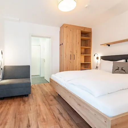 Appartement Falken 4 *